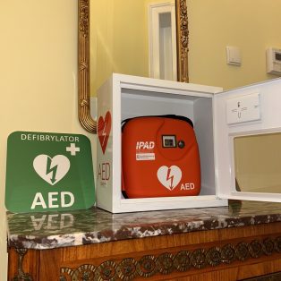 Safety in the Spotlight – Our Branch in Gorzów Wielkopolski Now Equipped with the iPAD CU-SP1 AED